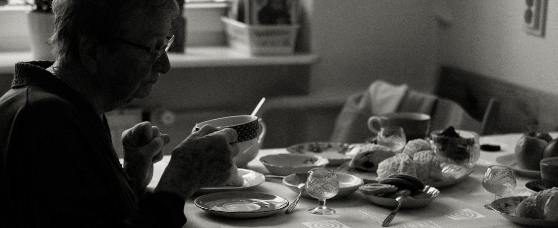O Guia Definitivo do Cuidador Remoto: Como Equilibrar Trabalho, Alzheimer e a Sua Sanidade Mental
